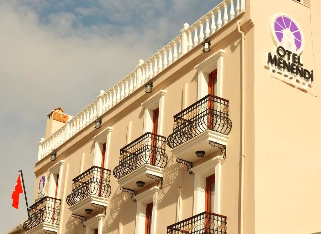 Foça Menendi Otel No:28 — 2