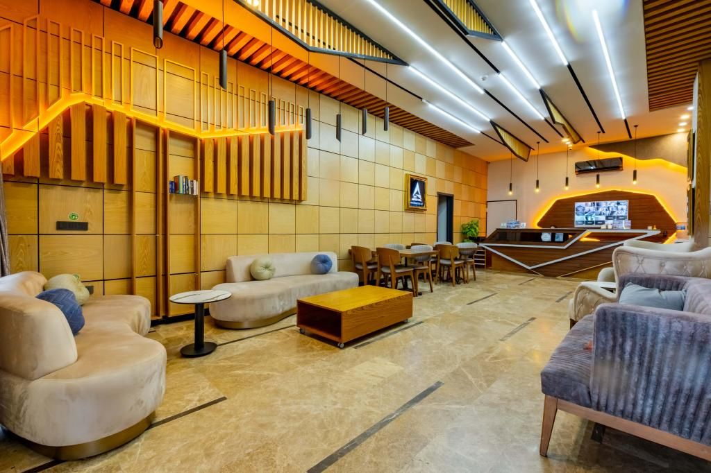 Frt Airport Hotel — 4