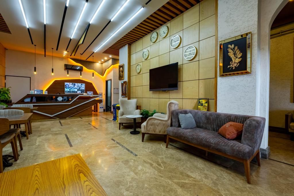 Frt Airport Hotel — 8
