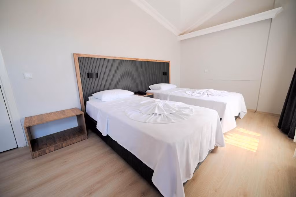 Golden Daisy Hotel — 6