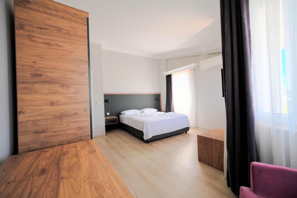Golden Daisy Hotel — 9
