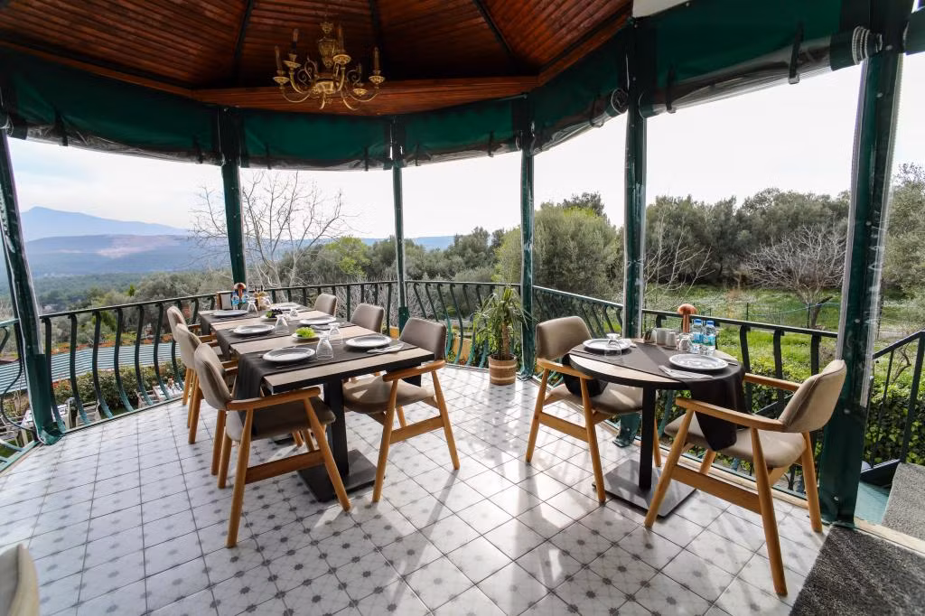 Gül Hanım Konağı Bornova Yakaköy — 3
