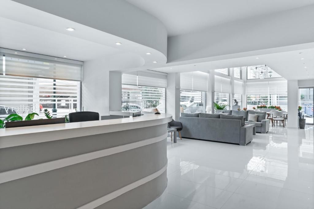 Gallery Central Piraeus Port — 7