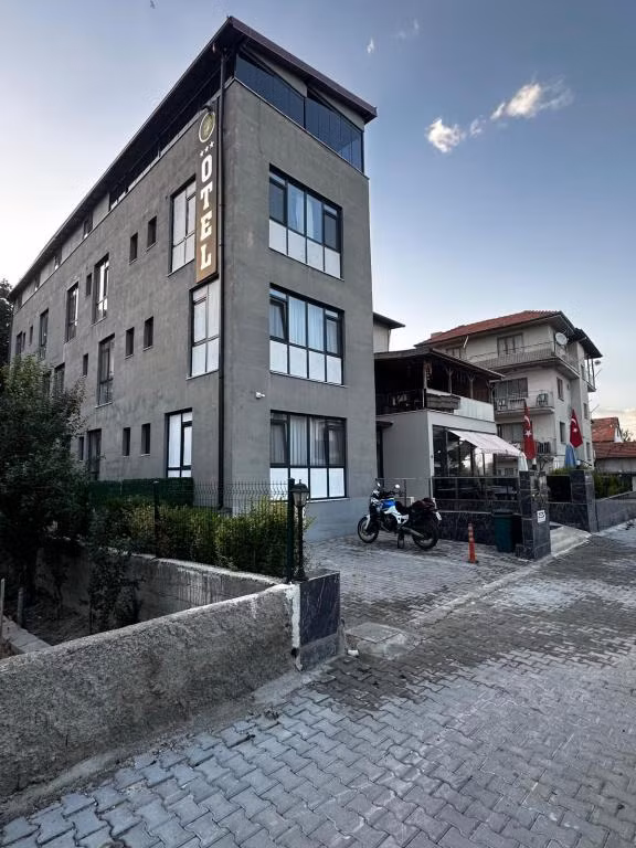 Garden Terrace Otel — 2