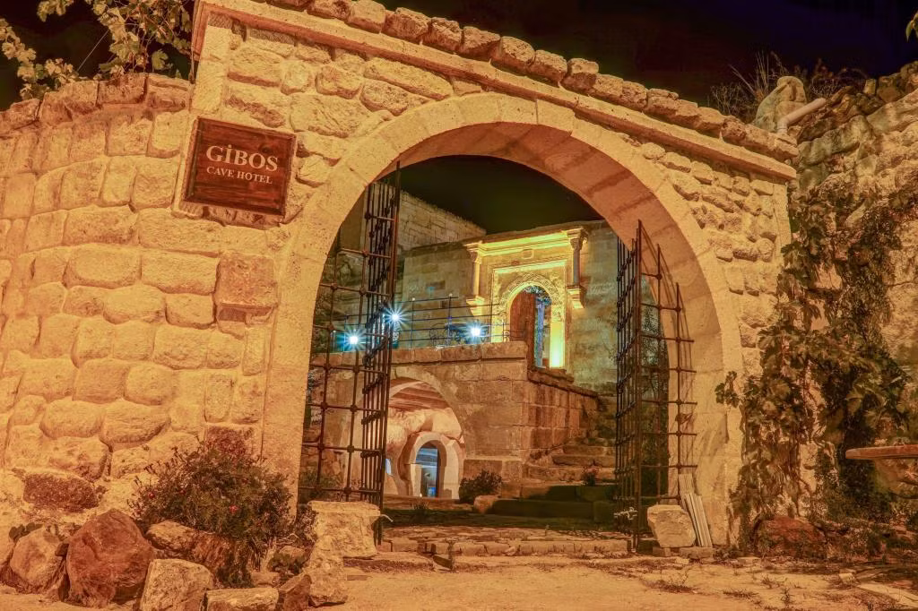 Gibos Cave Hotel — 2