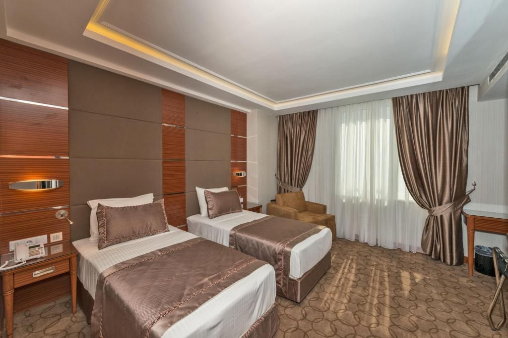 Glorious Hotel — 9