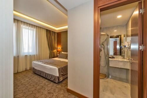 Glorious Hotel — 8