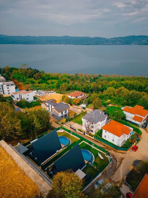 Golden Luxury Bungalow — 3