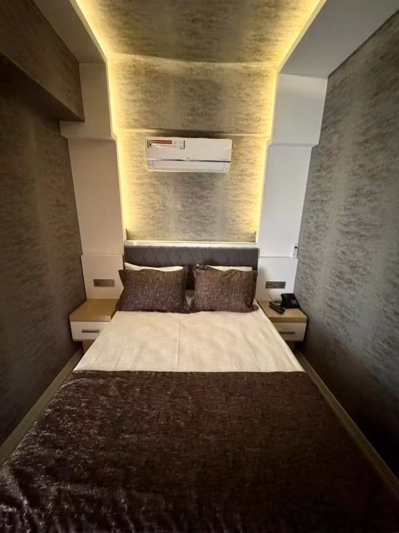 Golden Rose Deluxe Hotel — 3