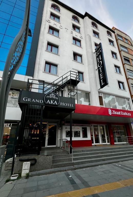Grand Aka Hotel