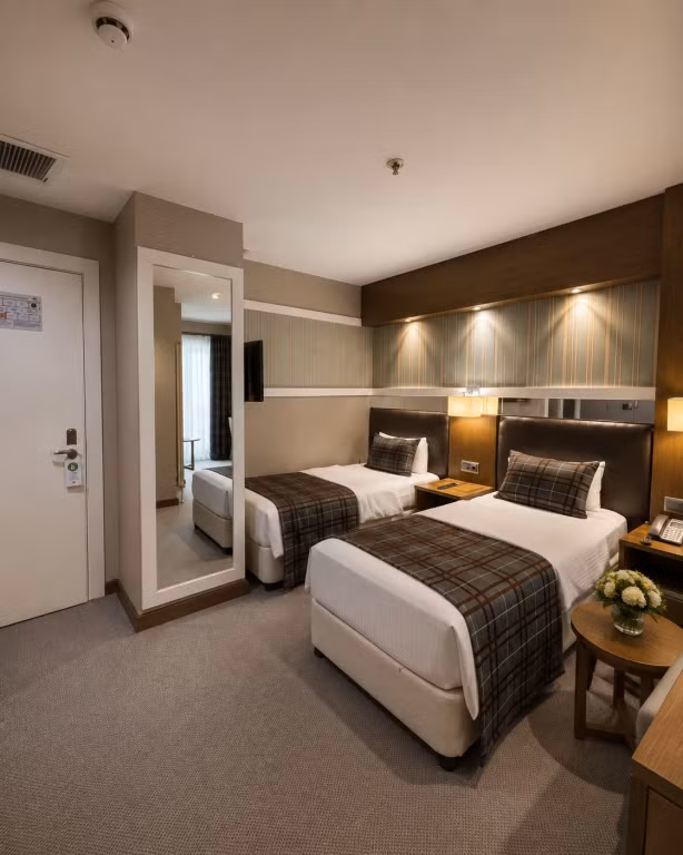 Grand Hotel Van — 2