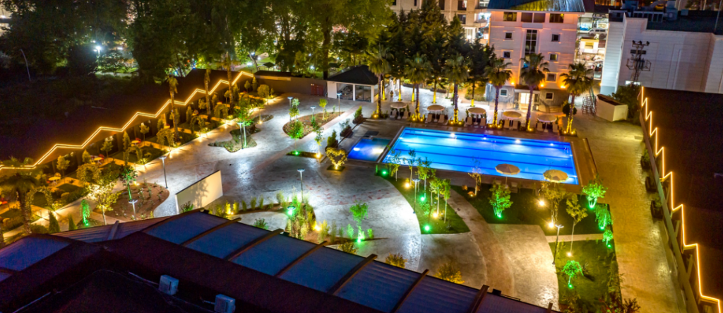 Aks Green Palace Suite