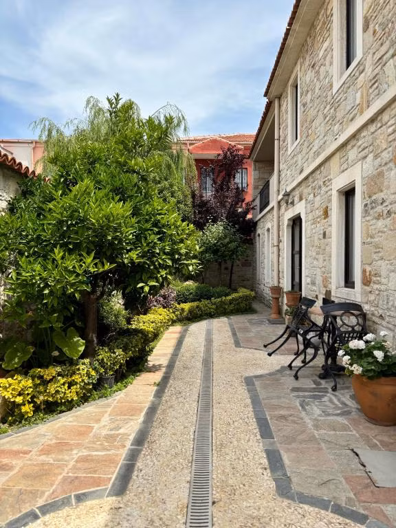 Griffon Boutique Hotel — 3