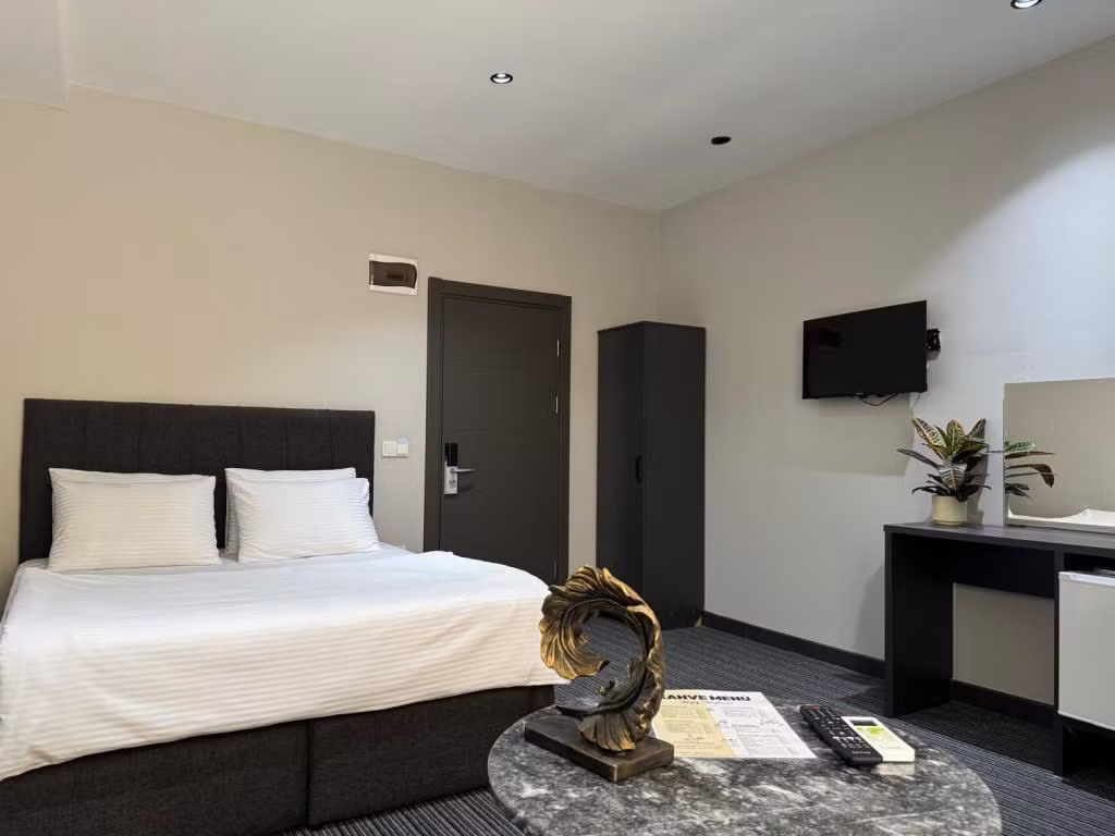 Guest Suites — 7