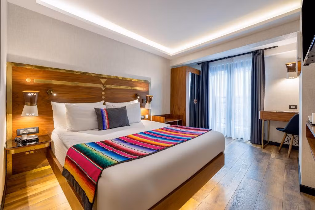 HAY Hotel Alsancak — 9
