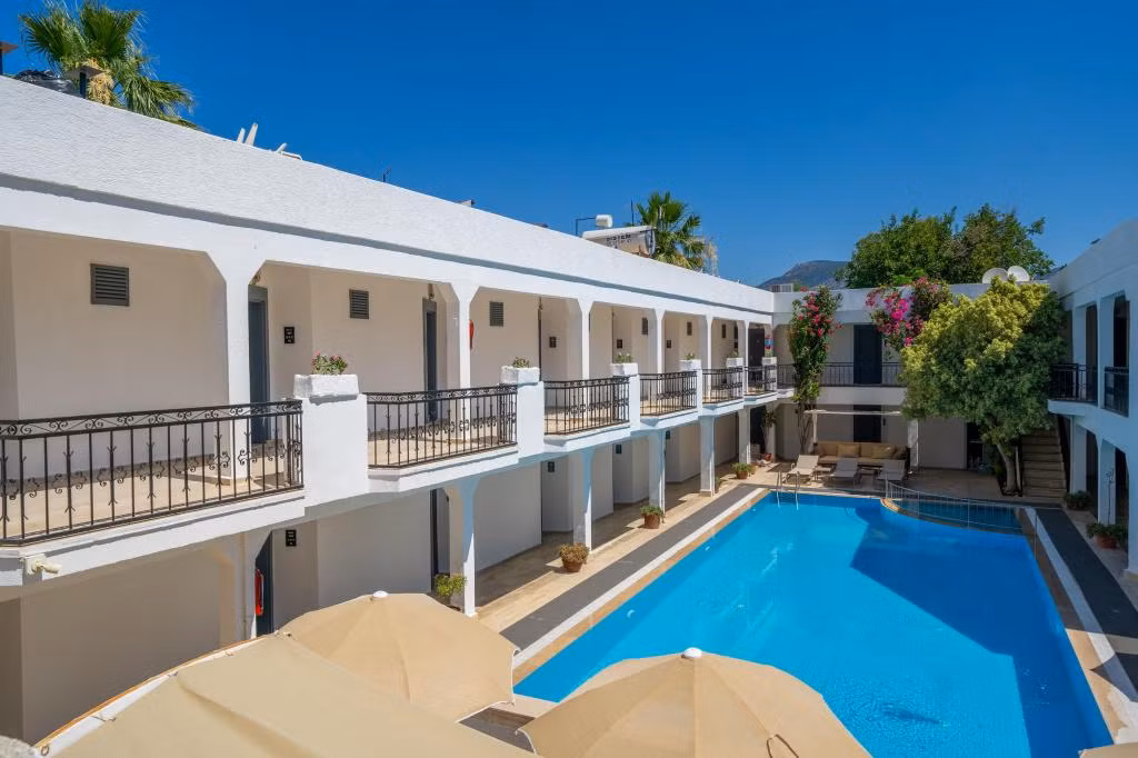 Halikarya Hotel — 4