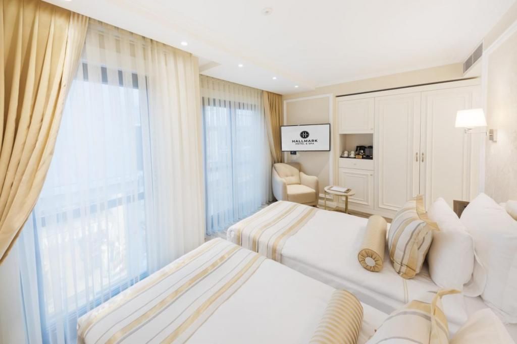 Hallmark Hotel & Spa — 8