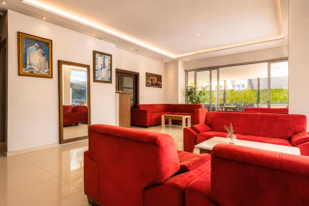 Hawaii Suit Beach Hotel — 4