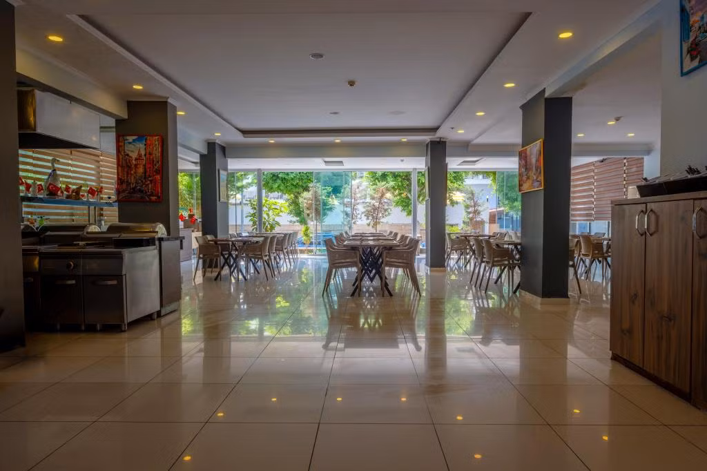 Hawaii Suit Beach Hotel — 5