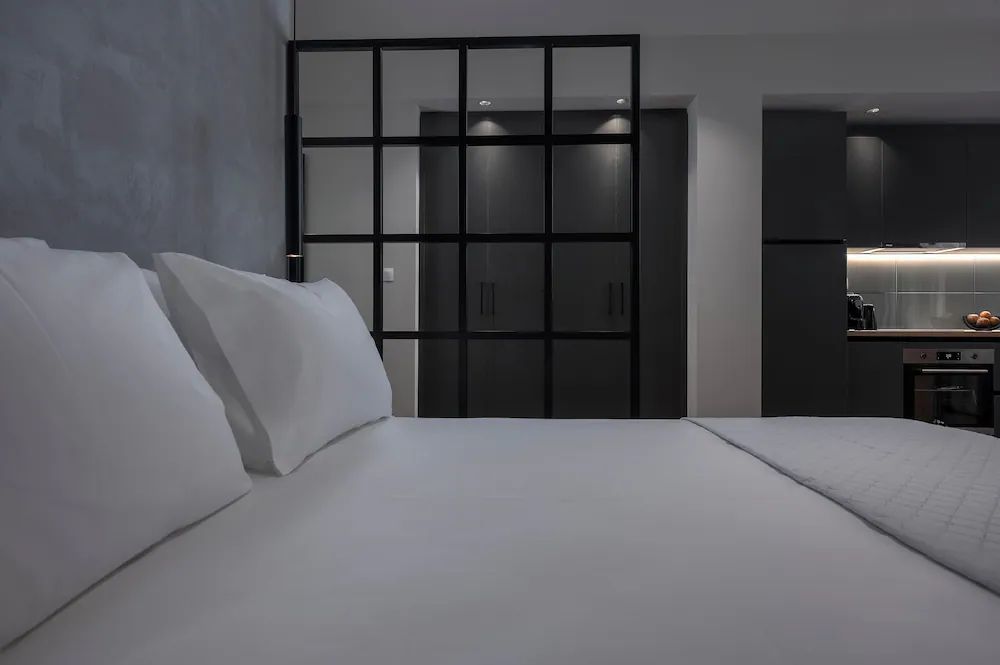 Hebrard Industrial Suites — 5