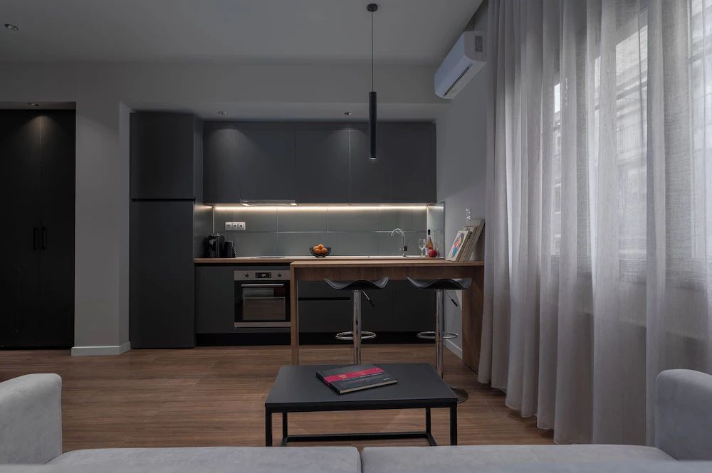 Hebrard Industrial Suites — 8