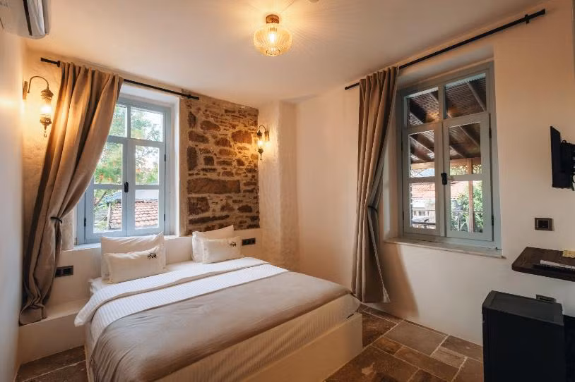 Herakles 1850 Otel Çeşme — 9