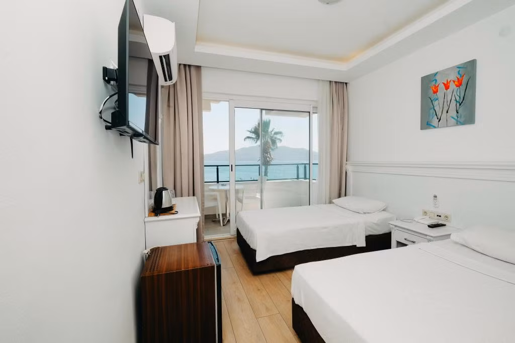 Honeymoon Beach Hotel — 10