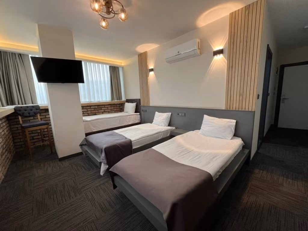 Abbara Hotel Çiğli — 5