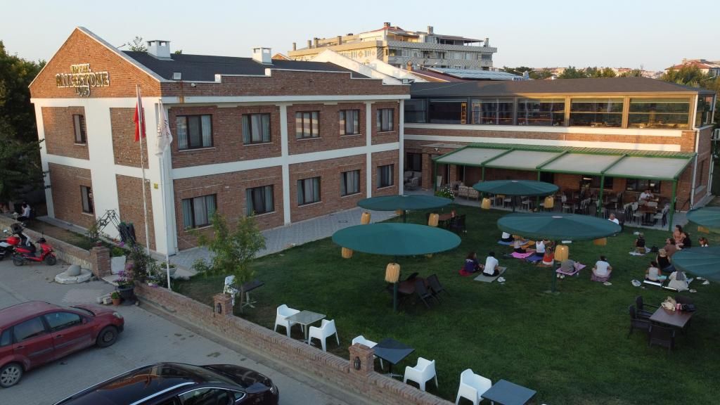 Hotel Milestone 1915