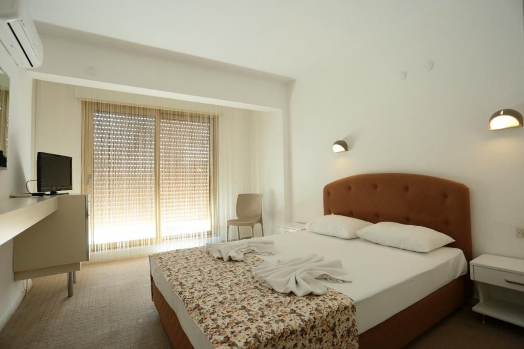 Hotel Sea — 2
