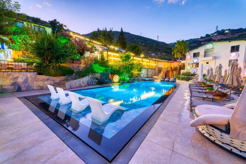 Illusion Beach Club Hotel +16