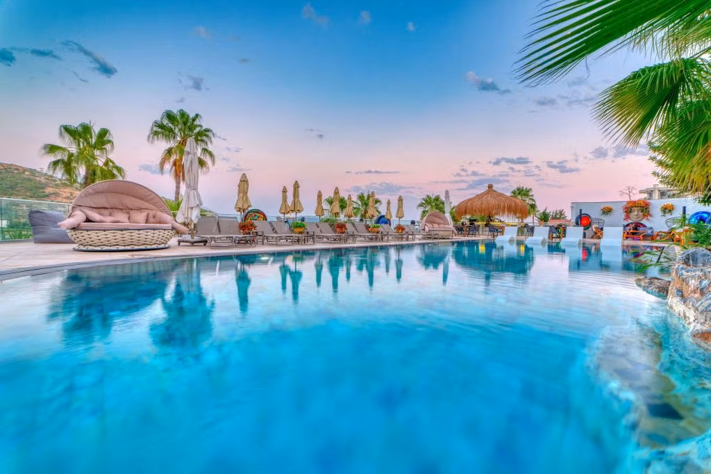 Illusion Beach Club Hotel +16 — 3