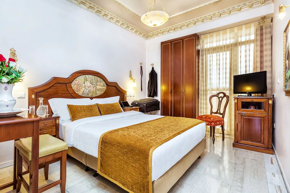 Imperial Classic Hotel — 8