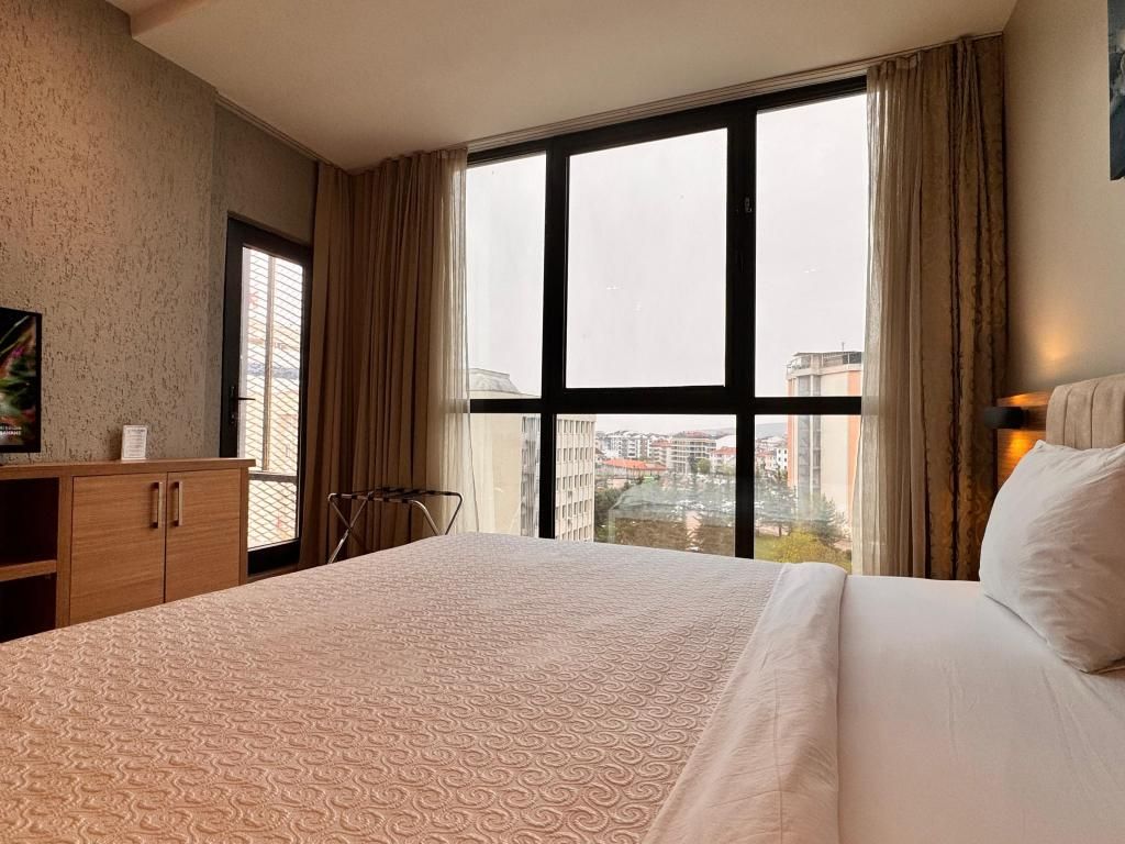 Inn Port Hotel — 5