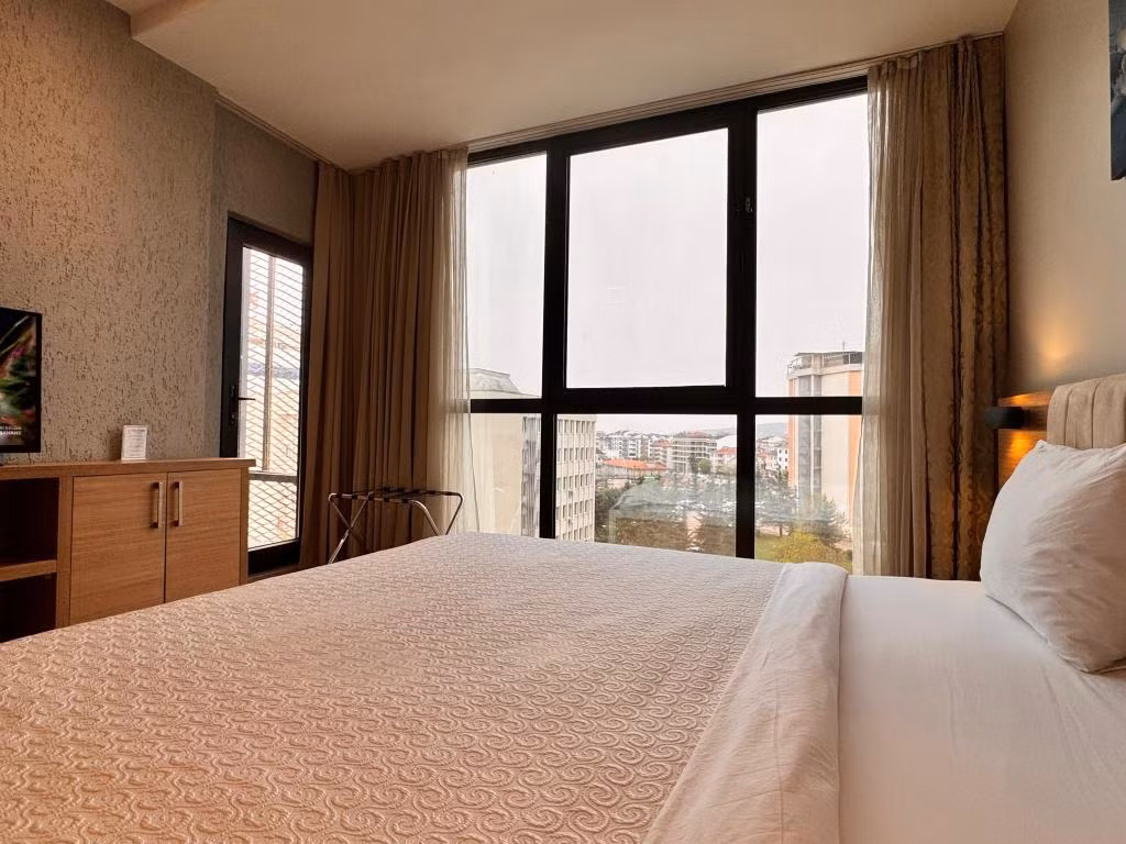 Inn Port Hotel — 8