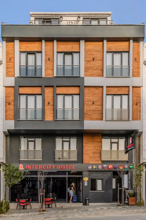 Intercity Airport Hotel — 9
