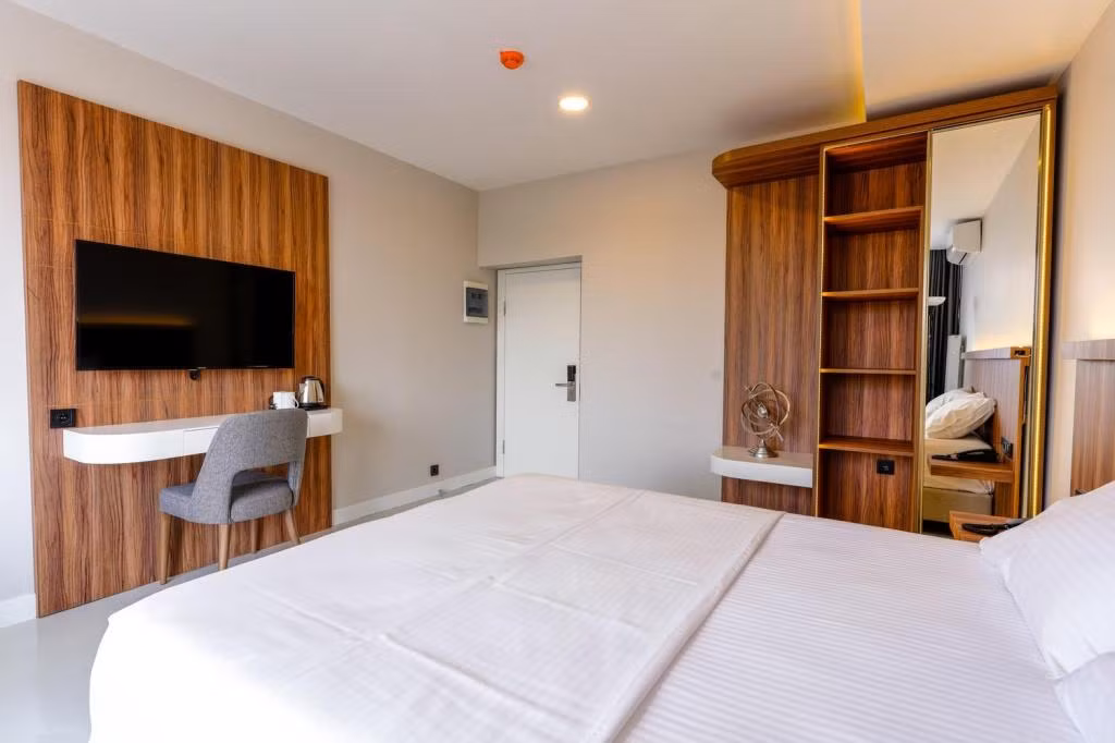 Joyful Hotel By GNL — 7