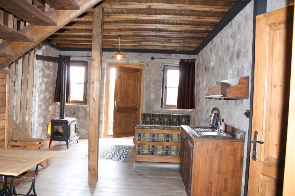 Karlıbel Armutalan Yayla Evleri — 2
