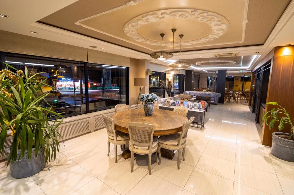 K Suites Hotel — 7