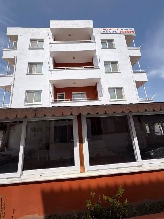 Küçük Aile Pansiyonu — 3