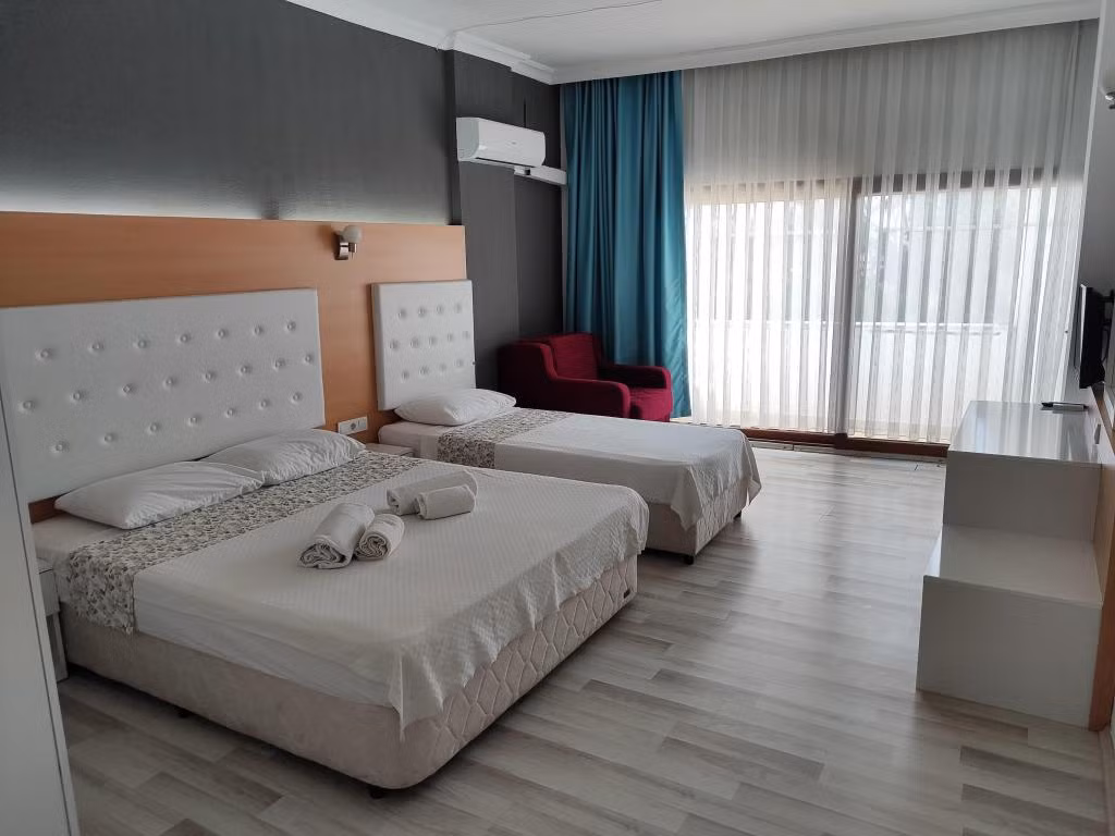 Kaş Uğur Otel — 5
