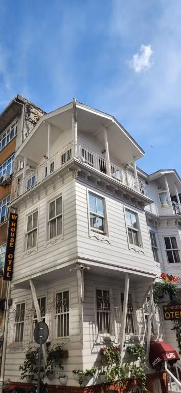 Kadıköy White House — 2