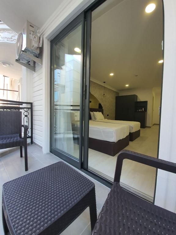 Karikatür Bi Hotel  — 8