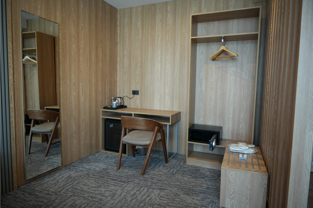 Kentroom Hotel — 8
