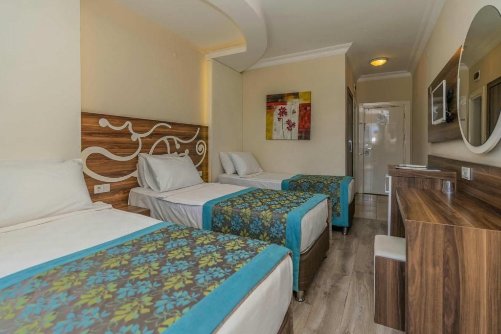 Kleopatra Blue Hawaii Hotel — 6
