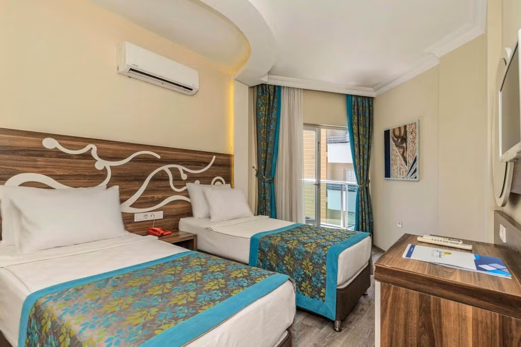 Kleopatra Blue Hawaii Hotel — 7