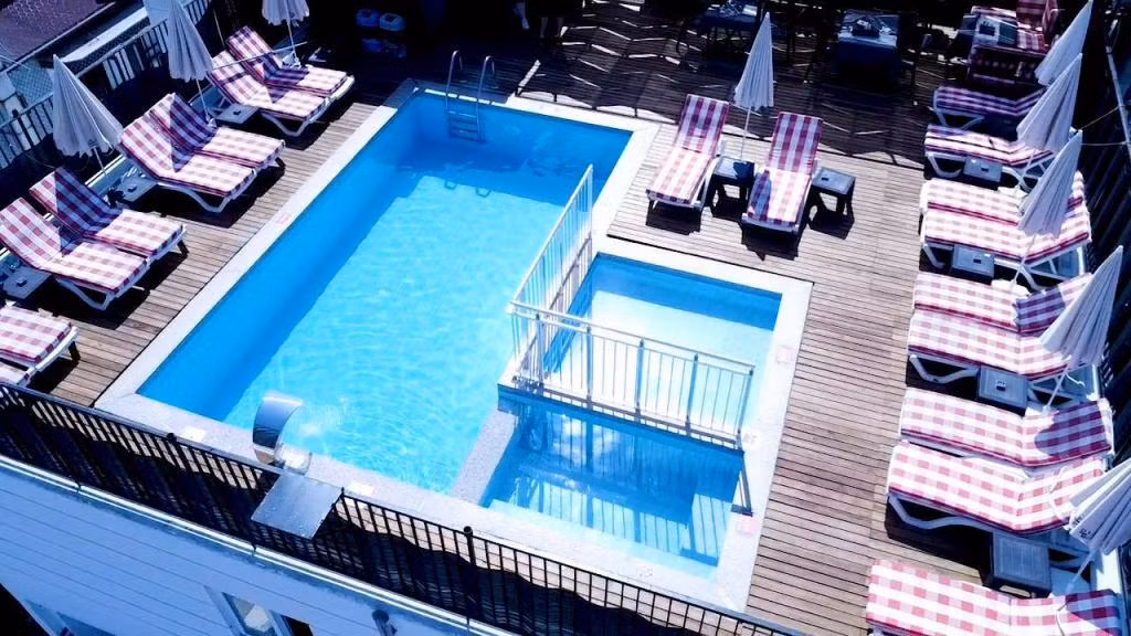 Kleopatra Hotel — 5