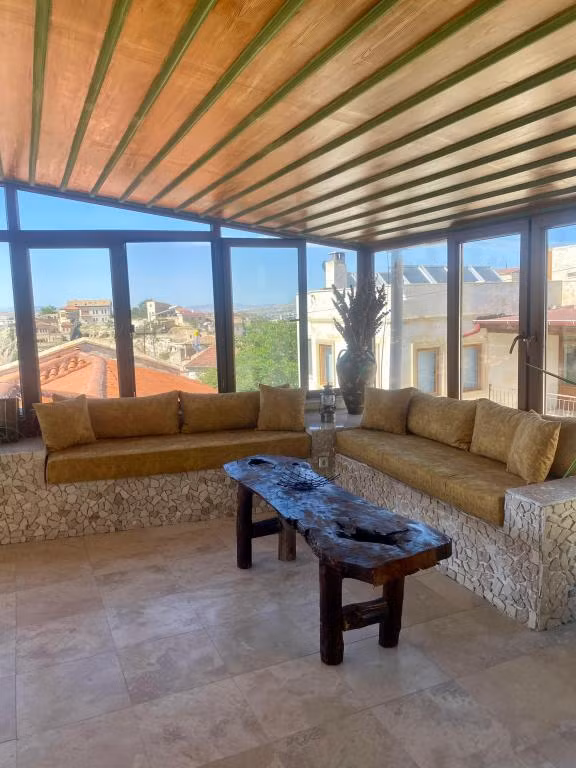 Vaveyla Cave Hotel — 9