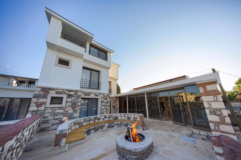 Kum Urla Otel — 5