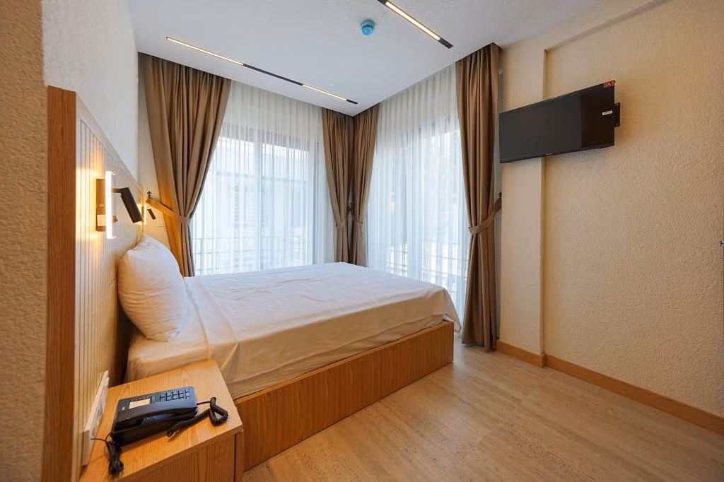 Kum Urla Otel — 7